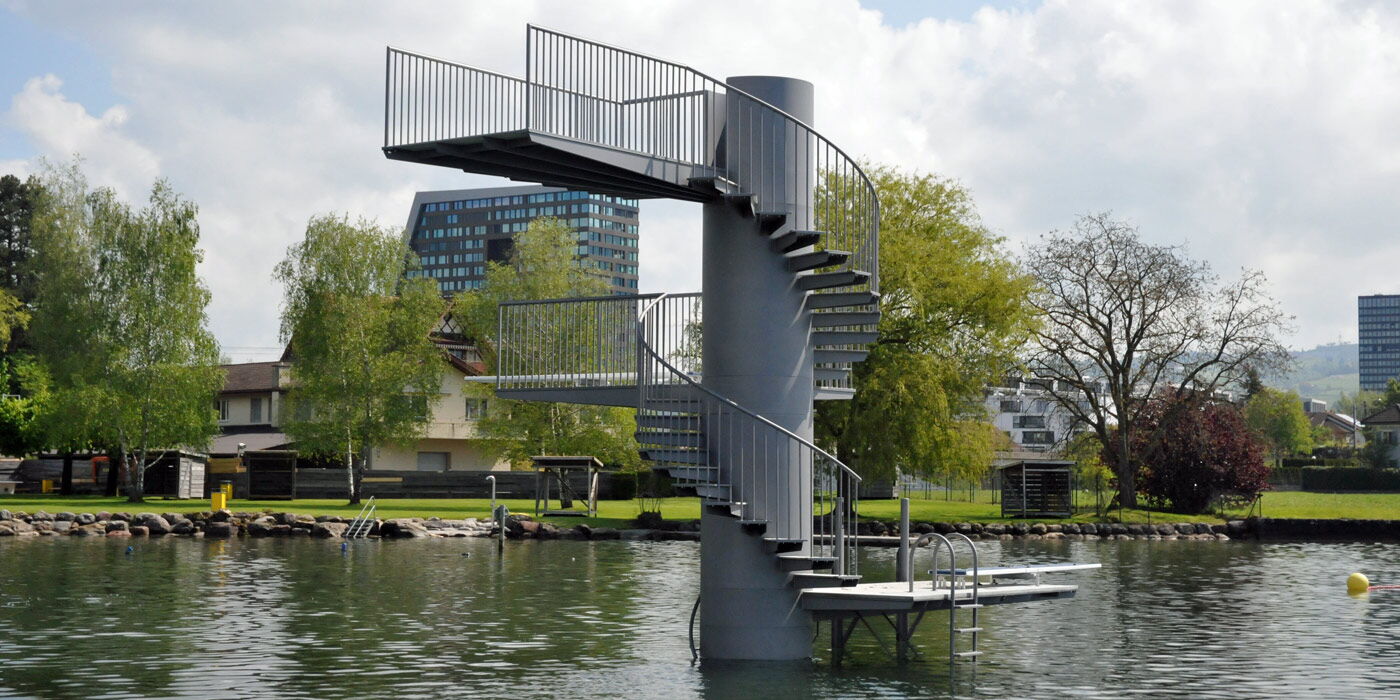 Fertig erstellter Sprungturm