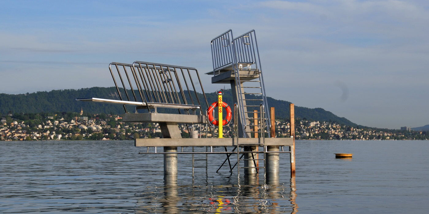 Fertig erstellter Sprungturm